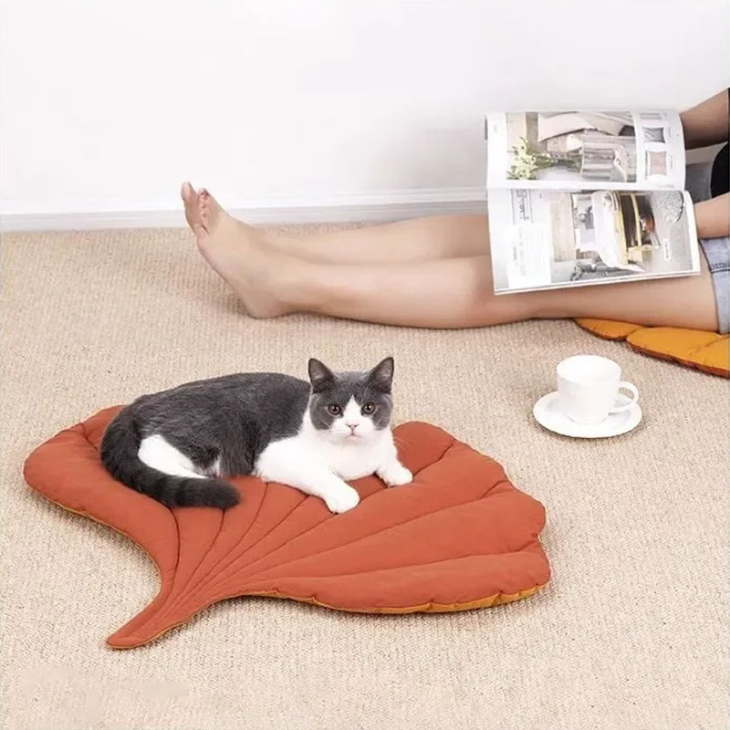 Outdoor Camping Dog Bed - وسادة ناعمة قابلة للعكس للحيوانات الأليفة،
